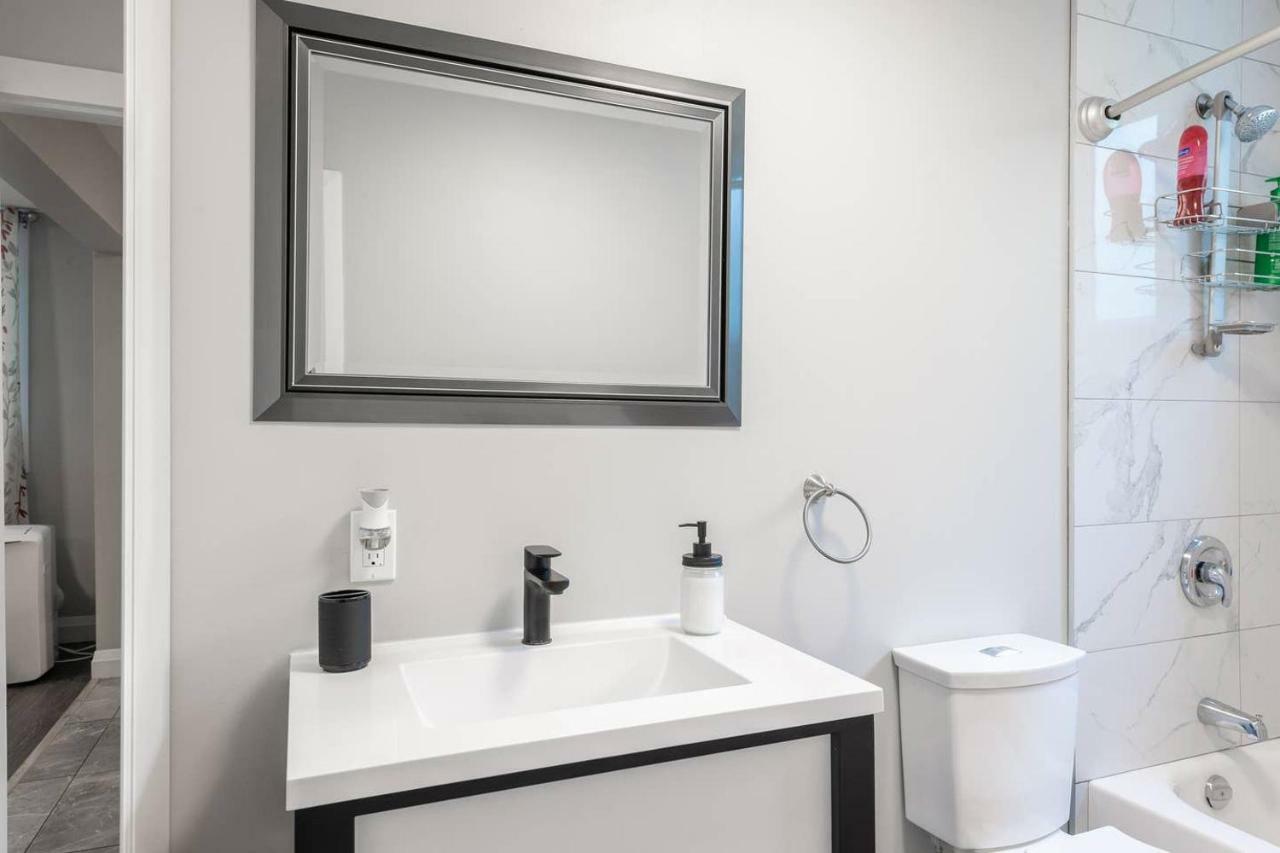 Entire 2 Bedroom Apartment Uptown Waterloo - E1 Eksteriør bilde