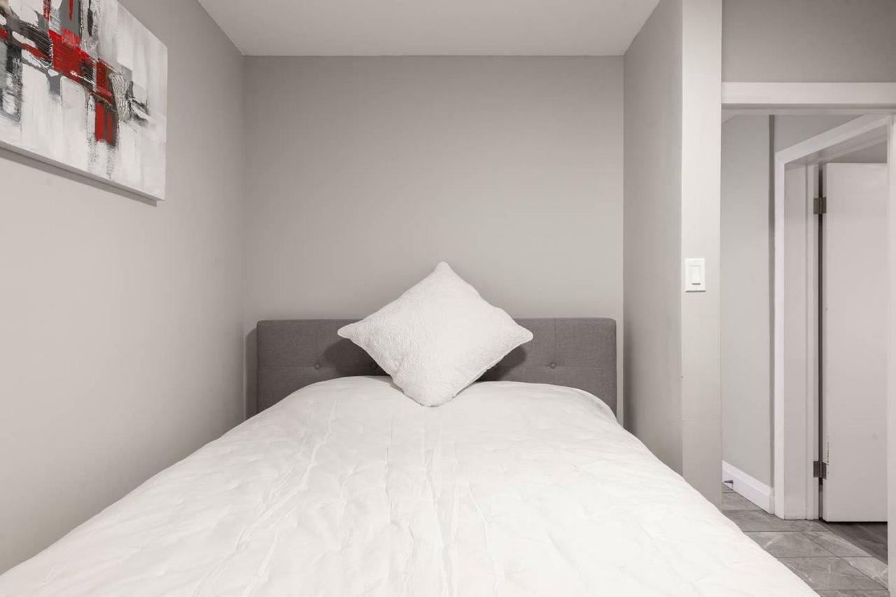 Entire 2 Bedroom Apartment Uptown Waterloo - E1 Eksteriør bilde